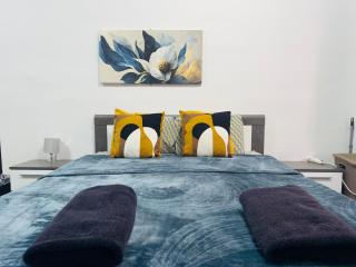 Sea Breeze Retreat - Comfort Apartments in the Heart of Sliema - 3