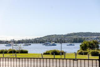 By the Lake - Lake Macquarie - 9