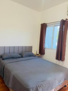 Apt a few mins to Alona Beach - 1