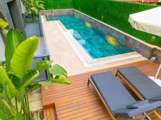 Zeluxe Suite Hotel - 5
