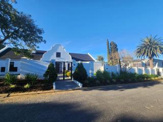 Cape Dutch haven - 9
