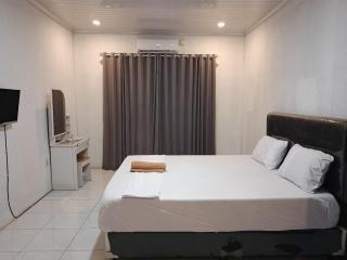 Jajapin Hotel putri Sari - Cikakak - 0