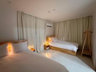 제주 공항 5분ㅣ2룸 5인 숙소ㅣ침대 3개ㅣ용두암 카페거리 산책로ㅣ실로스테이 - Jeju Island New Accommodation Shiloh Stay - 3