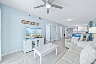 Tradewinds 204-Beachfront-Low Density-Seasonal Heated Pool-Steps to the Beach - 4