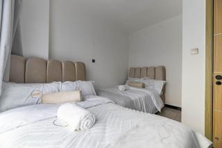 Smart elegant three bedroom apartment with swimming pool fully equipped gym children playground and great breathtaking views - 4