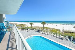 Tradewinds 204 - Cozy Beachfront Getaway - 4