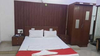 Townhouse Madhyamgram Chowmatha Bus Terminal Kolkata Formerly Star Guest House - 7