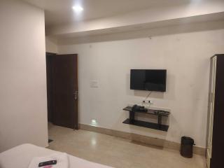 Townhouse Madhyamgram Chowmatha Bus Terminal Kolkata Formerly Star Guest House - 5