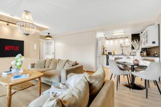 Northern Sky View with Free Parking - 2