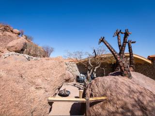 Onduli Enclave - Twyfelfontein - 2