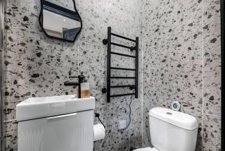 Beautifully Designed Studio with Communal Full Kitchen - Full Access - 1