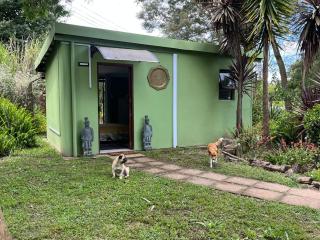 Cozy private cottage with garden views at Ferngrove - 8