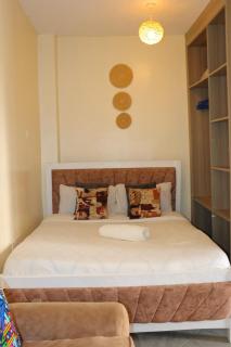 Rige's Homes Furnished Studio - 5