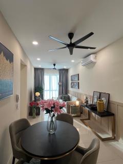 Middle Room Only in Bayan Lepas Shared Bathroom - 3