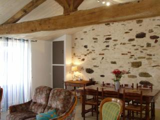 Charmant Gîte Rénové avec Jardin Privé, Cheminée et WiFi à Vairé, Vendée - FR-1-426-411 - 5