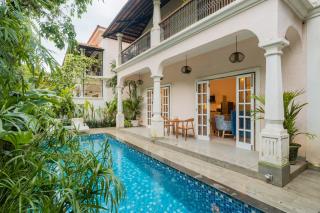 ELIVAAS Orion 3-BHK Villa With Private Pool & Terrace Near Popular Restaurants - 9