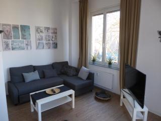 Bright, friendly flat in a well-maintained old building - 4