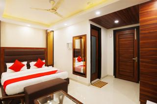 OYO 62740 Gold Inn - 1