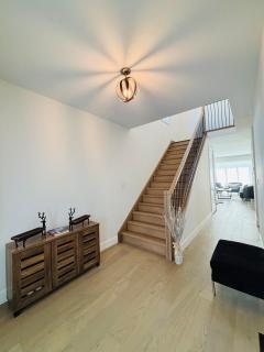 Charming Detached 3 Bedroom Escape Sleeps 6 - 7