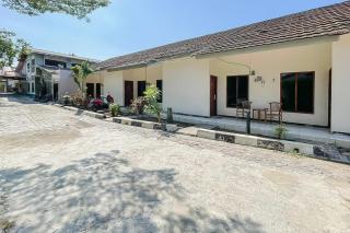 RedDoorz near Exit Toll Kalijati Subang - 7