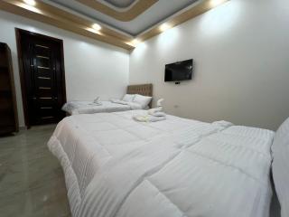 Aladdin Sphinx & Pyramid Stay - 4