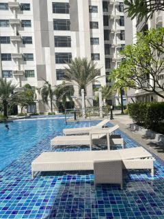 staycation 1bedroom condominium - 5