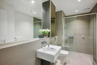 Luxury Urban Elegance Apartment Melbourne CBD - 9