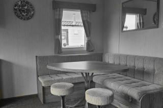 Lovely 3 Bed Caravan near to beach 5 star Reviews - 2