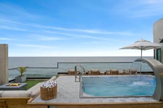 Malibu Sand Carbon Beach Suites - 9