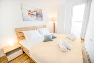 Premium View Free Parking Apartment Near Lake and Old Town - 1