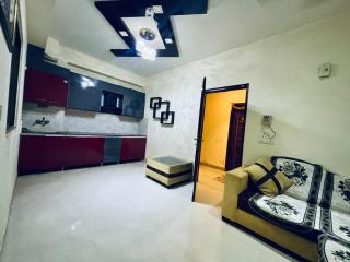 Lovely apartment premanand g maharaj marg in vrindavan dham - 2