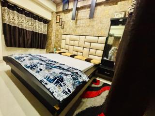 Lovely apartment premanand g maharaj marg in vrindavan dham - 3