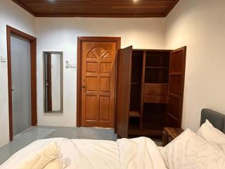 Chic Designer Family Rooms in Shared Bungalow near LRT SS1 PJ - 4