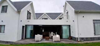 Elegant Golf Estate Getaway - 0