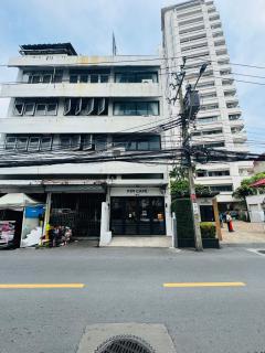 Cozy Spacious 3BR near Lumphinipark and MRT - 9