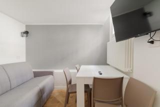 GuestHost - Brera Modern Apartment - 9