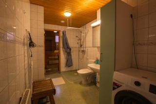 Mid Haven Cozy Apartment with Sauna, Glassed Balcony and Free Parking - 2
