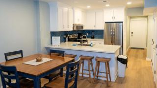 Direct Beach Pools & Sun Deck - Stylish - Clean - 4