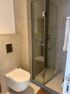 Bright Modern2 bedroom Apr3 minutes away from a&c mall EAST LEGON - 7