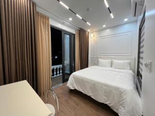 White House Hotel - 0