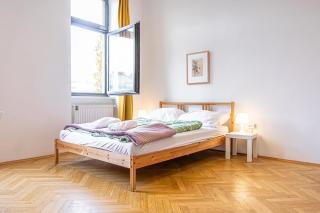 Lovely 4BR shared Apt, Garden by Lorenz Böhler & Danube - 2