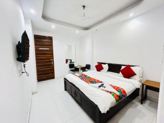 Hotel Lotus Villa - Near Nehru Enclave Metro Station - 6