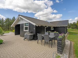 Holiday Home Thore - 400m from the sea by Interhome - 3