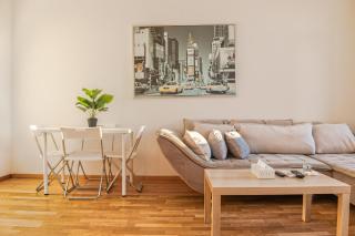 Cozy & Bright 2BR Apartment in a Peaceful Location - 4