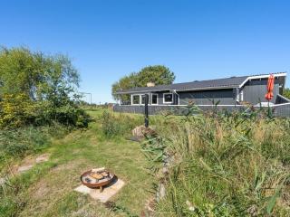Holiday Home Hylleborg - 400m from the sea by Interhome - 2