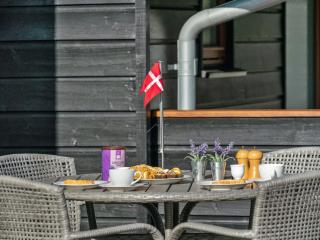 Holiday Home Mourits - 1-2km from the sea by Interhome - 2