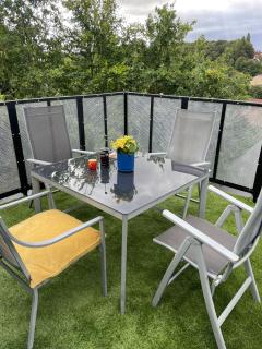 Beautiful Quirky Apartment with Spectacular views - 9