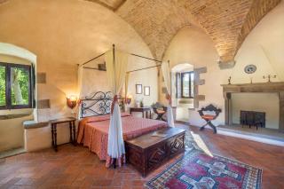 Tuscany Tower Villa - 4