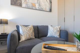 One Rosebank - Khanyi hideout - 9