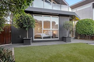 Luxury Beach House With Bay Views, Rooftop & Lift - Mordialloc - 3